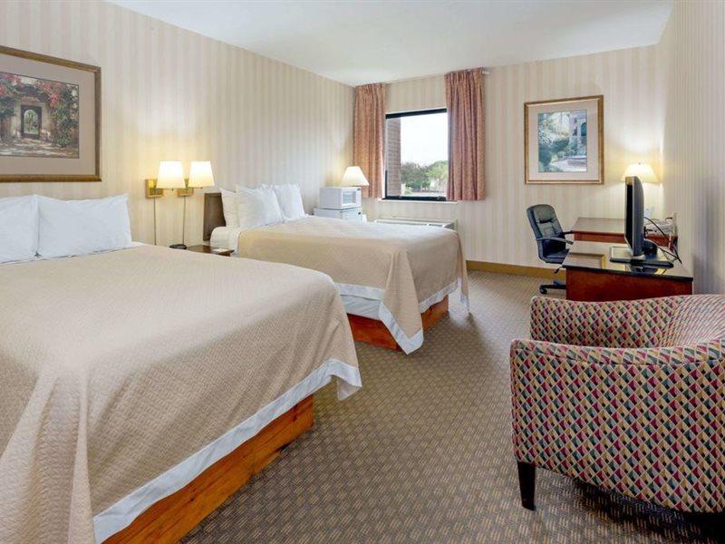 Days Inn & Suites By Wyndham Northwest Indianapolis Exterior foto