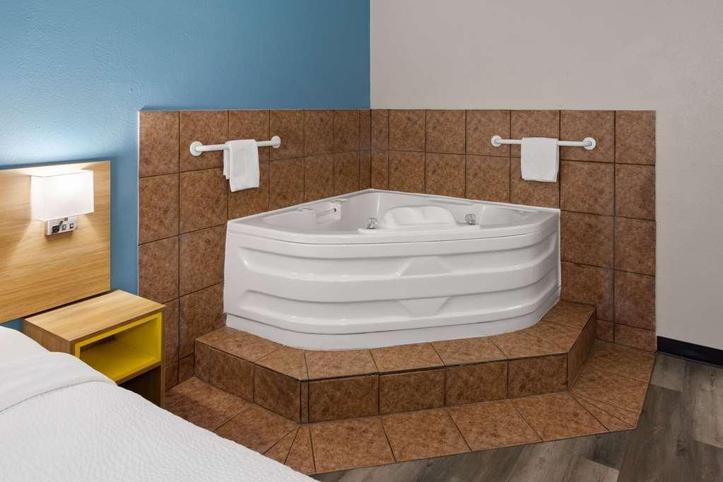 Days Inn & Suites By Wyndham Northwest Indianapolis Zimmer foto