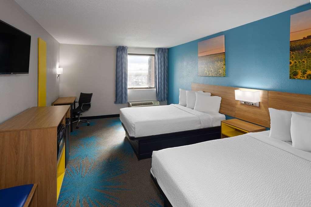 Days Inn & Suites By Wyndham Northwest Indianapolis Zimmer foto