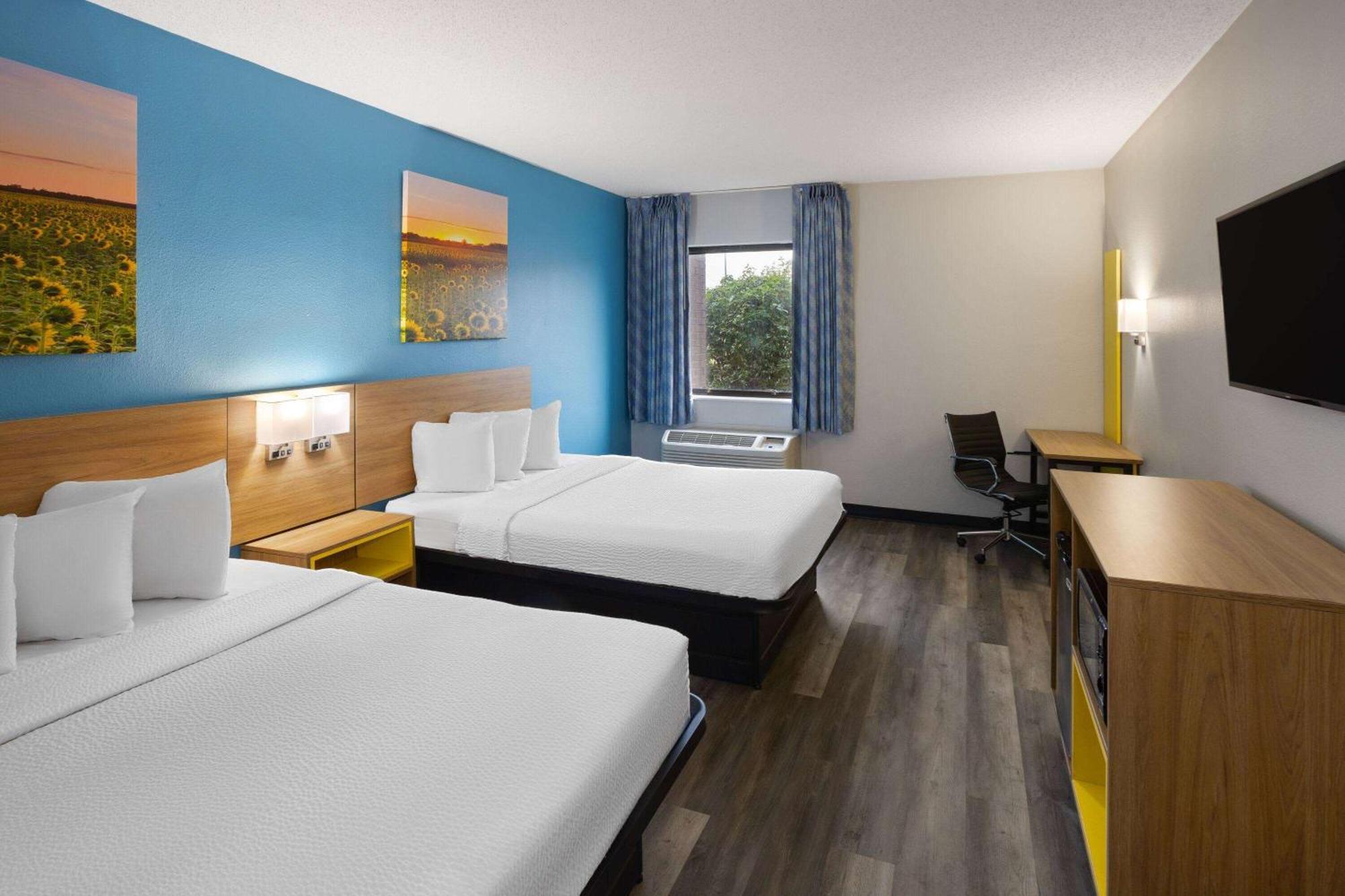 Days Inn & Suites By Wyndham Northwest Indianapolis Exterior foto