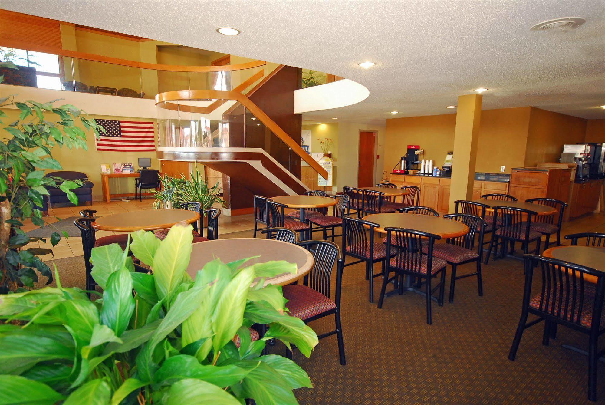 Days Inn & Suites By Wyndham Northwest Indianapolis Exterior foto